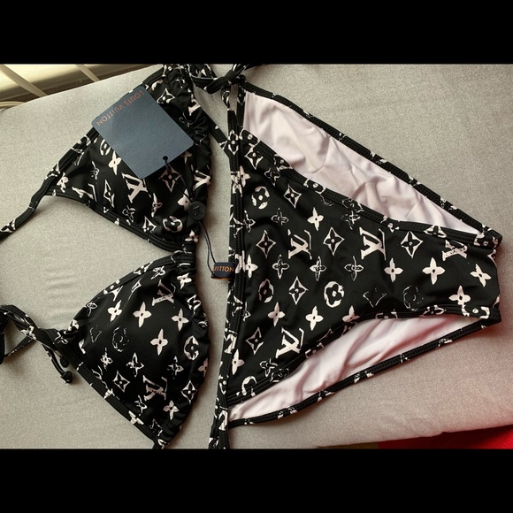 2 piece swimsuit - Picture 2 of 2